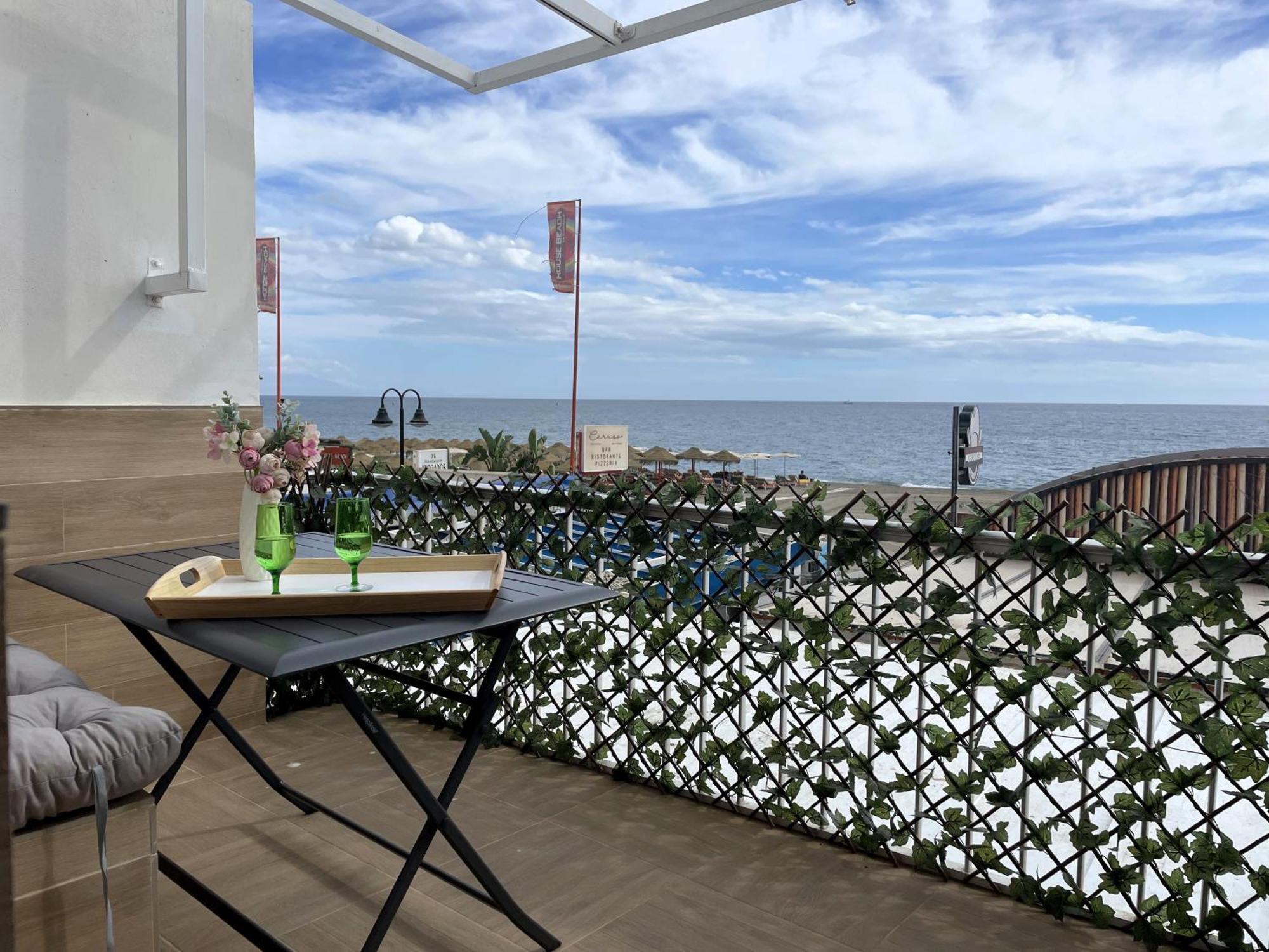 Apartamento Calma Carihuela Beach - 10 Metros De La Playa Τορρεμολίνος Εξωτερικό φωτογραφία